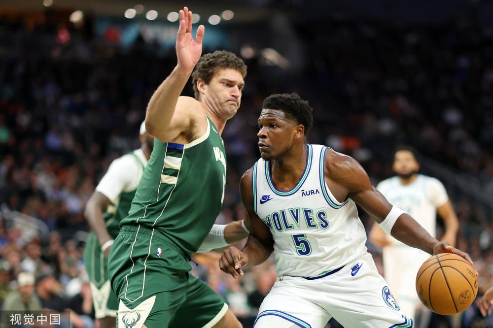 两人举手投 两人举手投